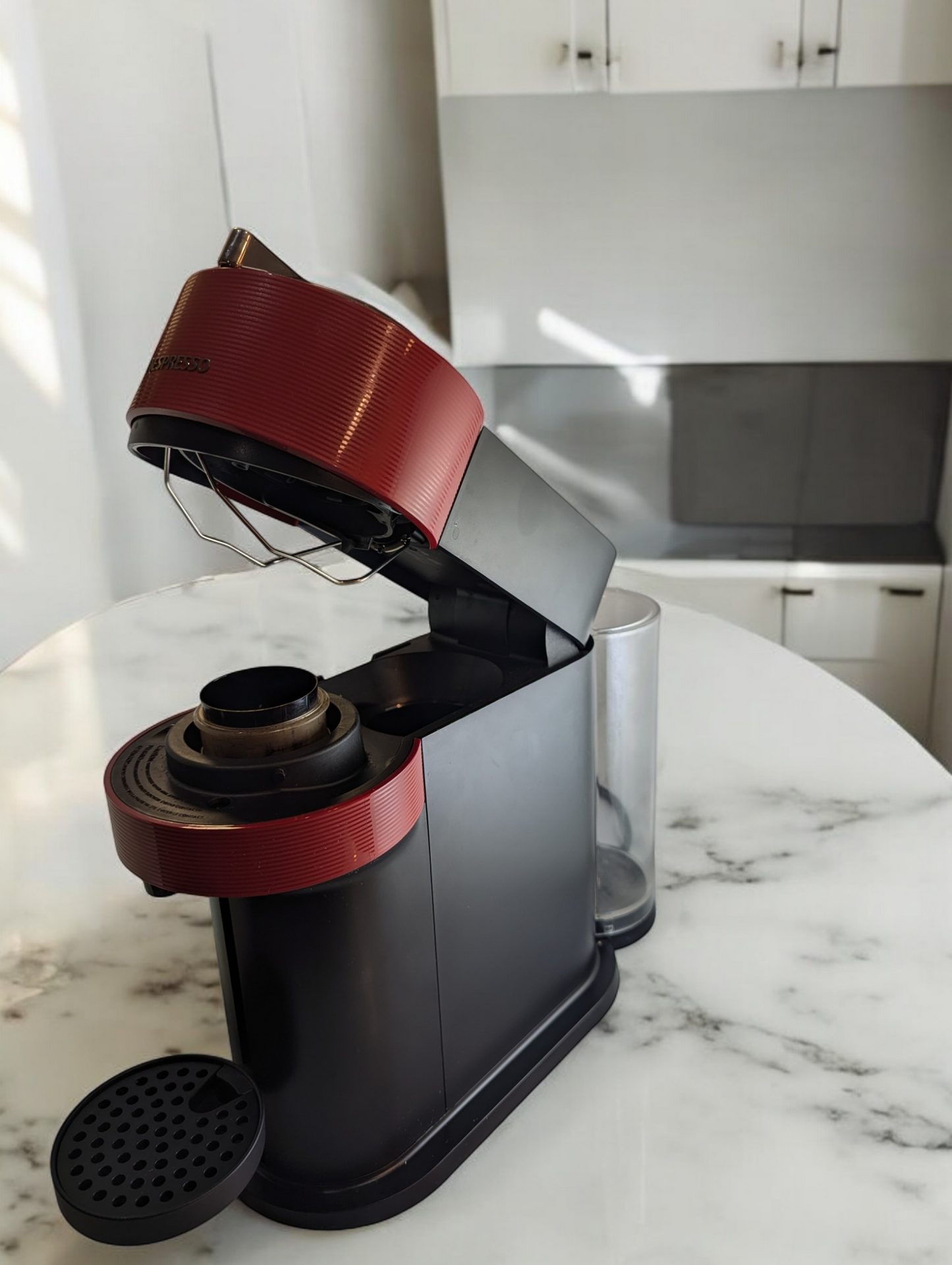 Nespresso Vertuo Next Coffee and Espresso Machine by Breville, Cherry Red, 1.1 Liters