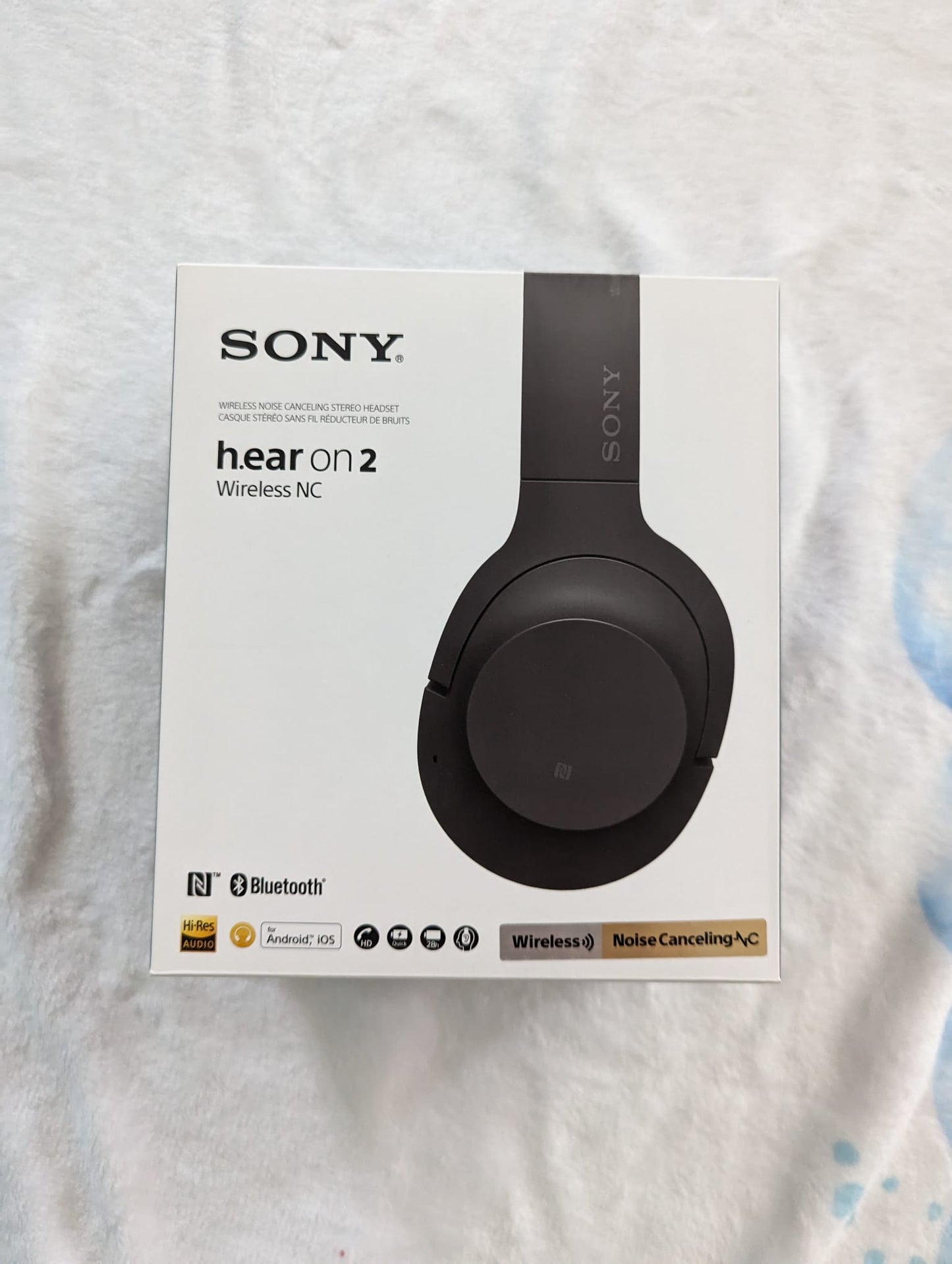 Sony WHH900N Hear On 2 Wireless Overear Noise Cancelling High Resolution Headphones, 2.4 Ounce